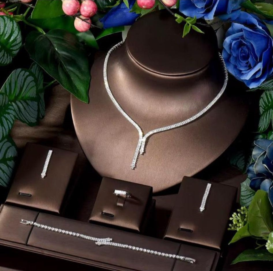 “Pure Élégance” – Mayaperla